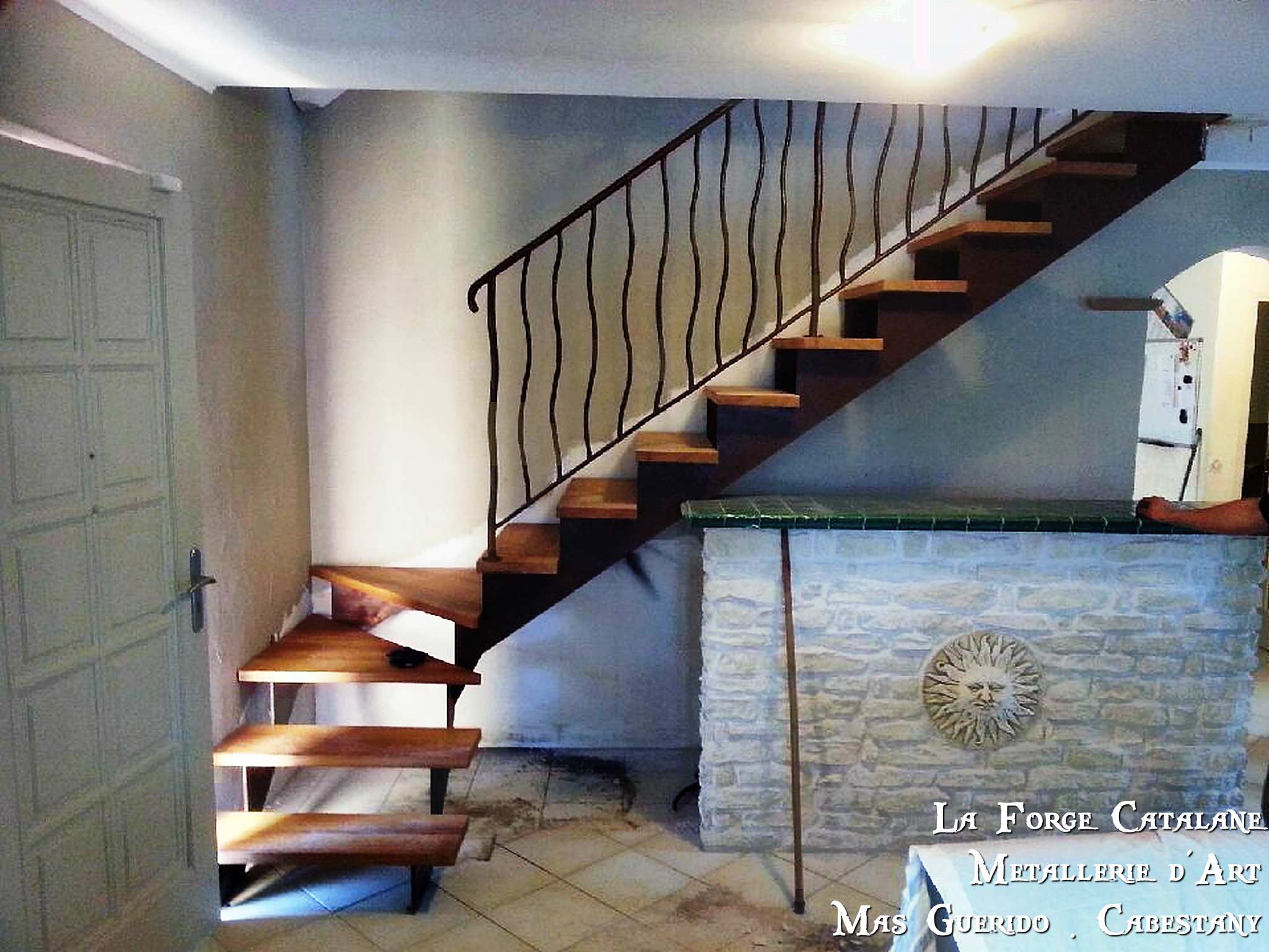 escalier double limon decoupe laser marches bois forge catalane 2.jpg